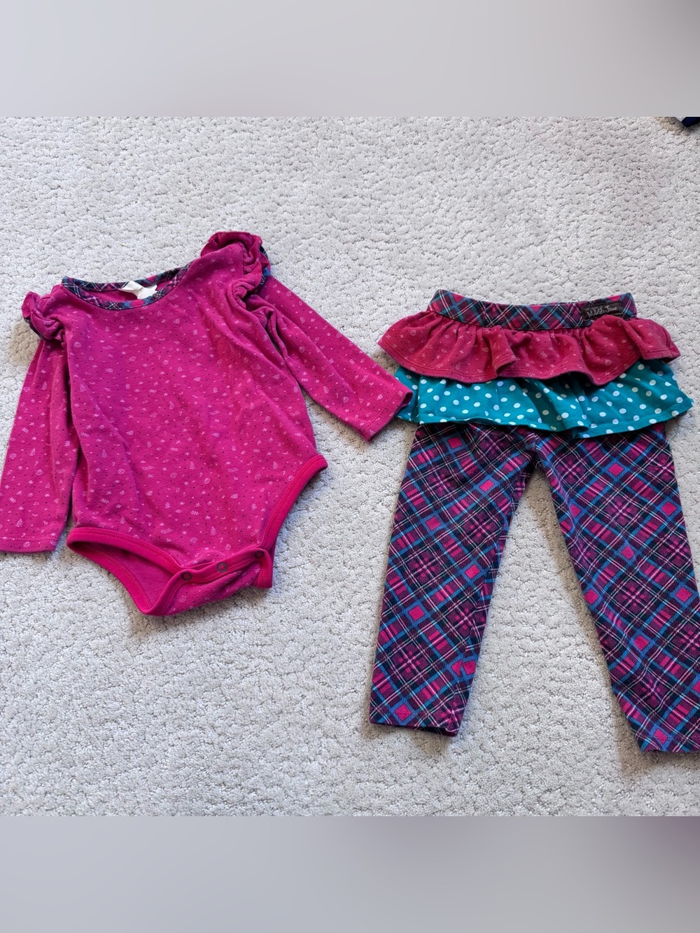 Matilda Jane Santa Baby Bodysuit And Run Run Rudolph Pants Size 18-24 Months